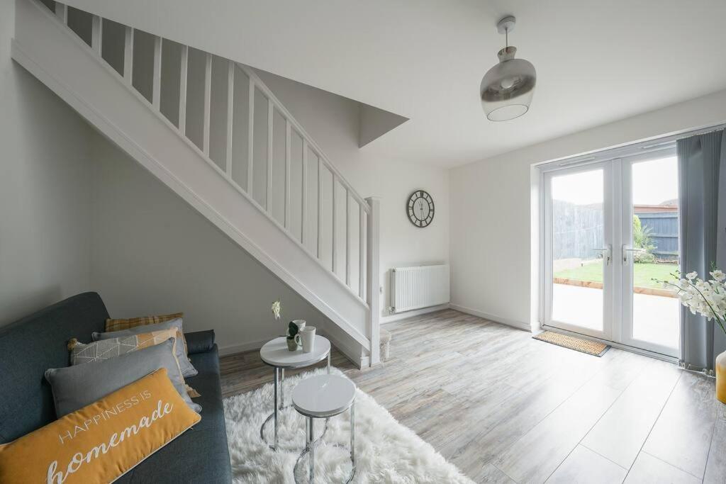 Stylish 2-Bed Home - For Company Contractor And Leisure Stays - Nec, Airport, Hs2, Contractors, Resort World Μπέρμιγχαμ Εξωτερικό φωτογραφία