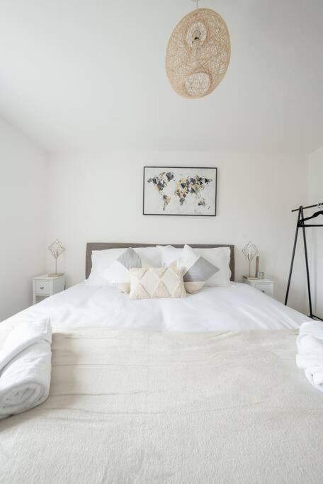 Stylish 2-Bed Home - For Company Contractor And Leisure Stays - Nec, Airport, Hs2, Contractors, Resort World Μπέρμιγχαμ Εξωτερικό φωτογραφία